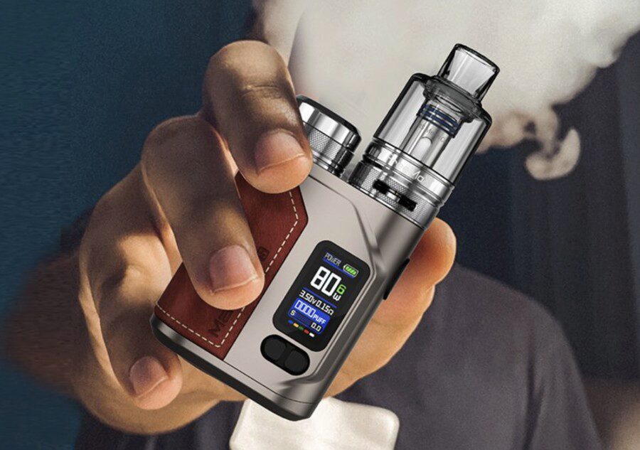The Freemax Marvos S 80W vape kit has a high power output, but remains pocket-sized.