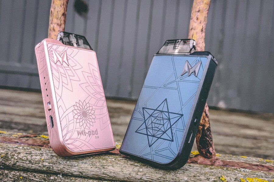 The Mi Pod 2.0 pod vape kit comes with a lanyard connector so you're able to carry it with you easily.
